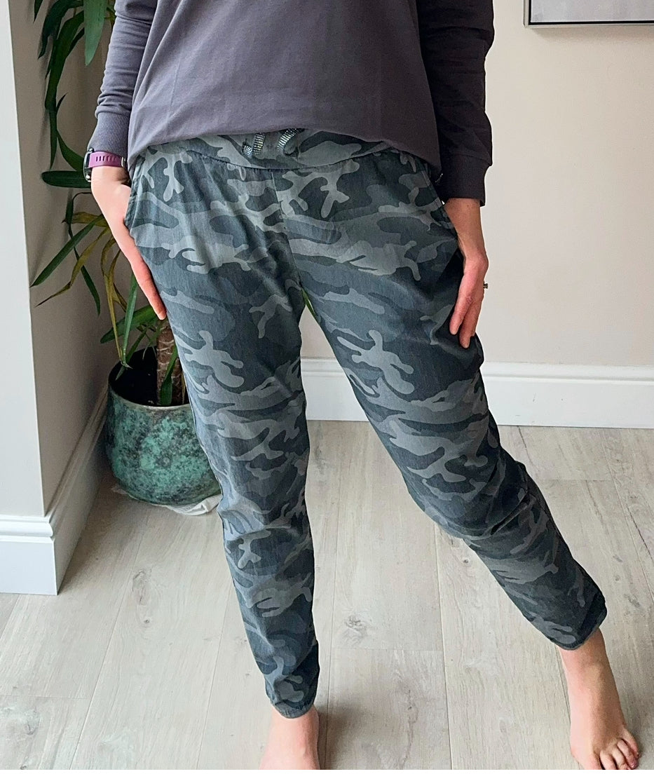 Magic camo trousers