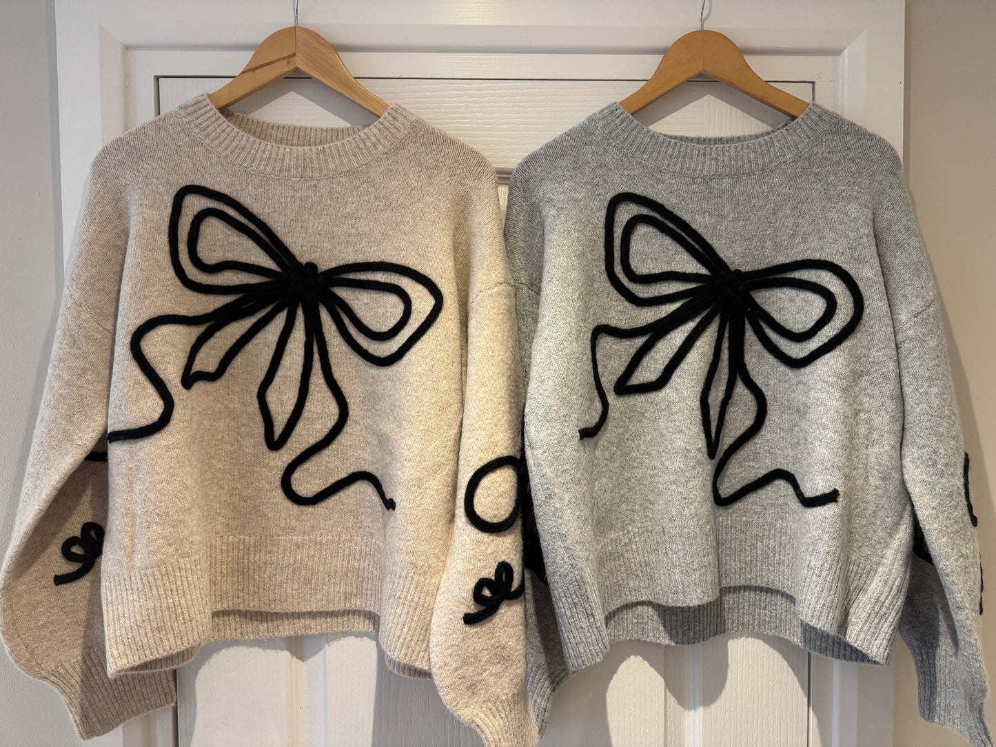 Embroidered bow jumper