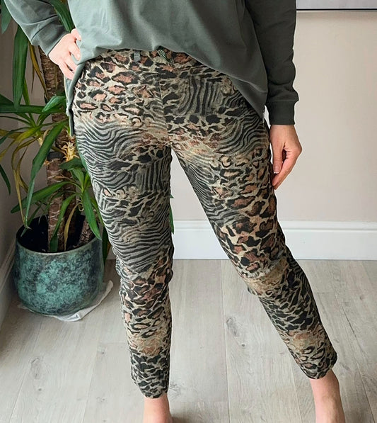 Magic mixed animal print trousers