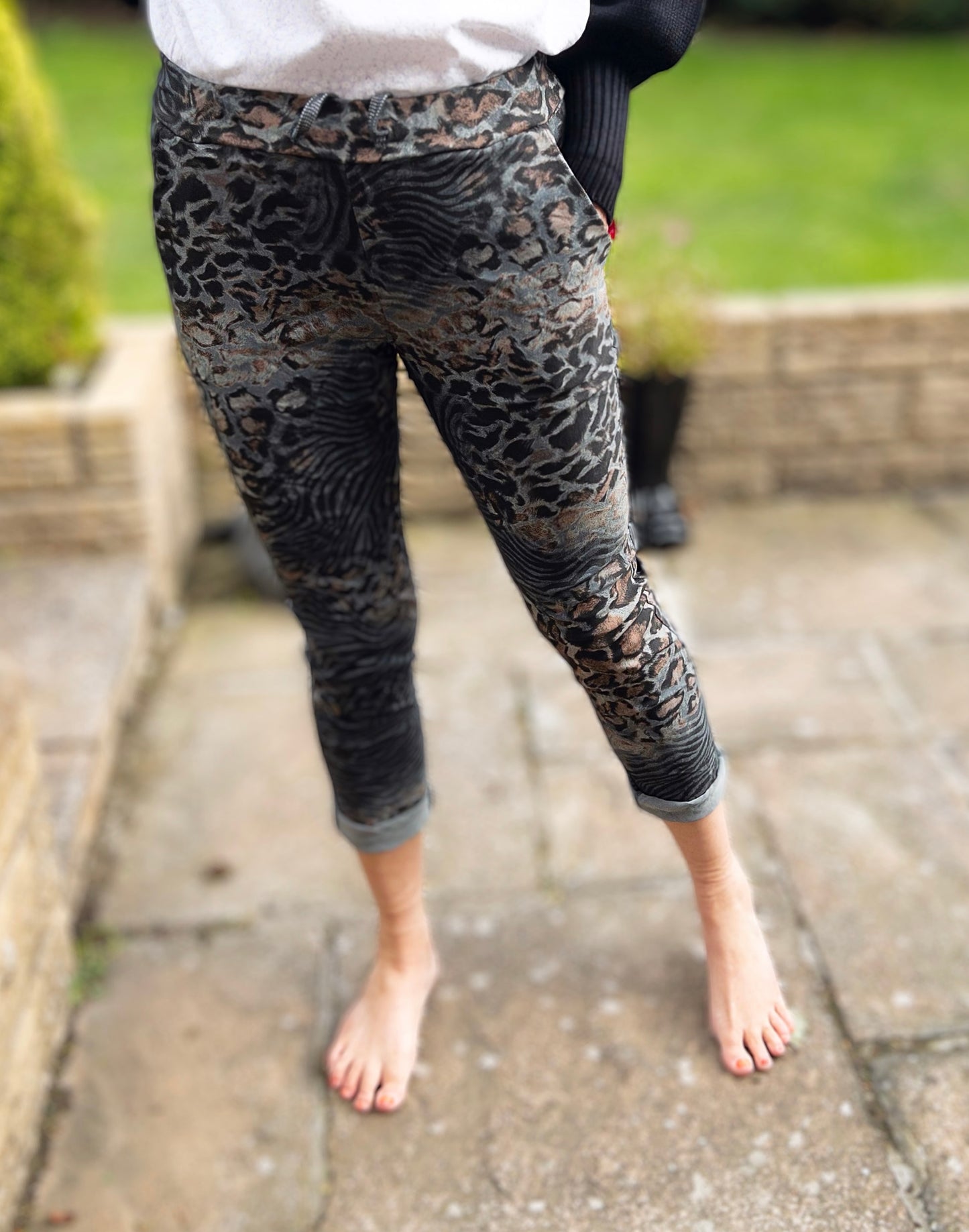 Magic mixed animal print trousers