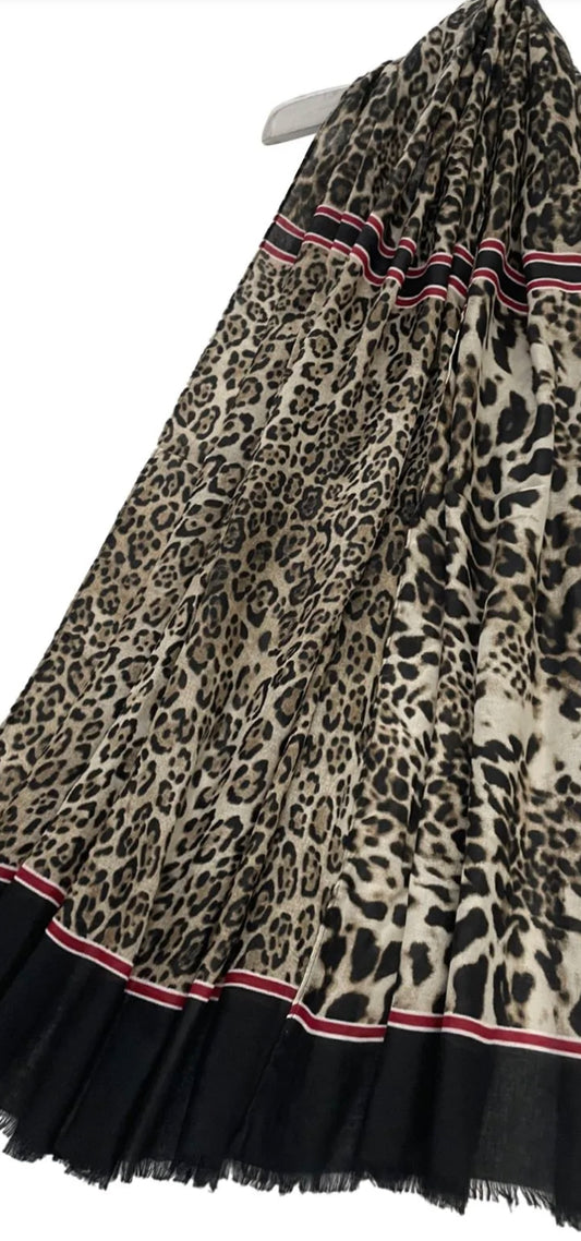 Leopard print scarf with stripe and frayed edge