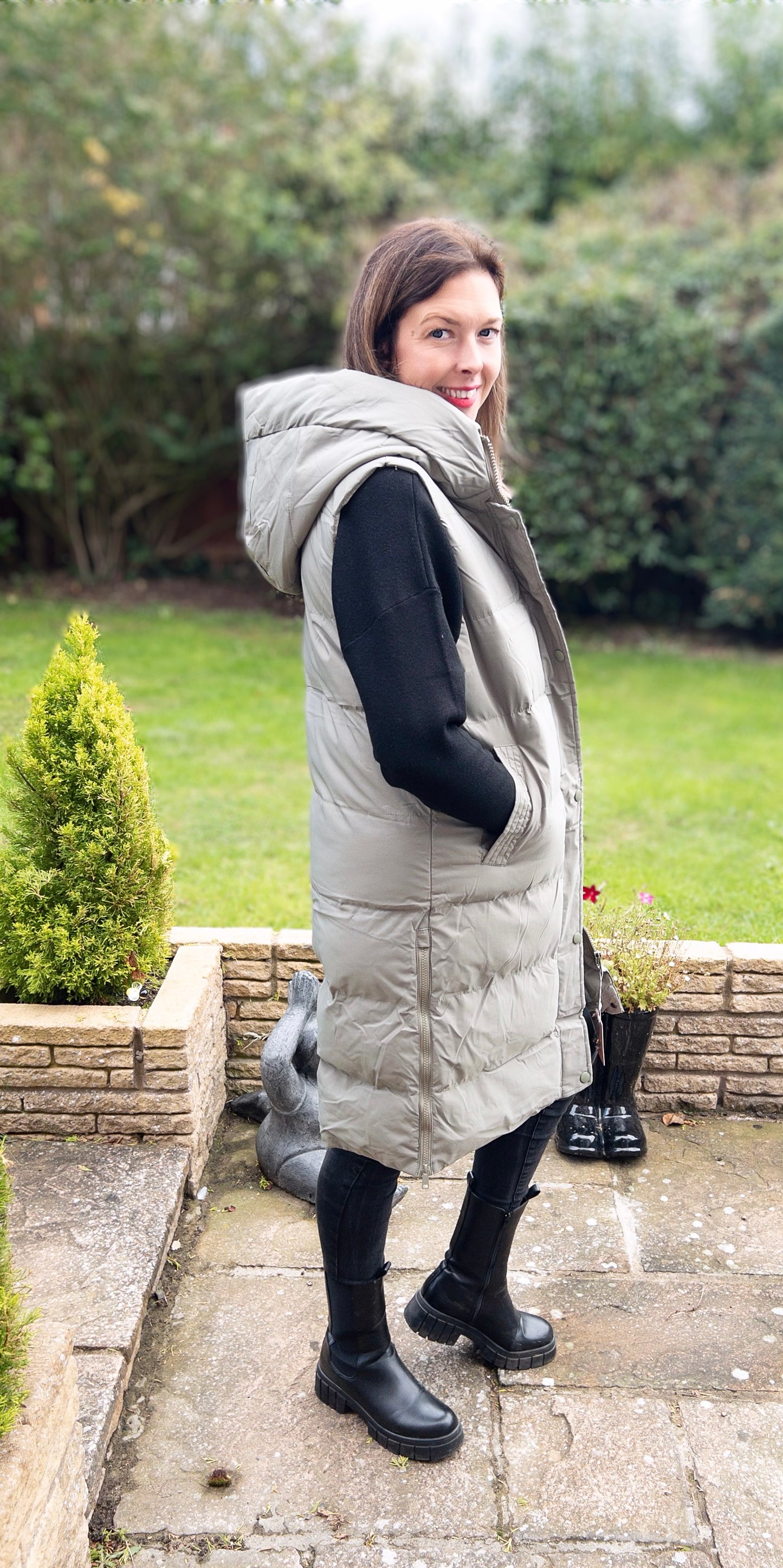 Longline puffer gilet (size 18-22)