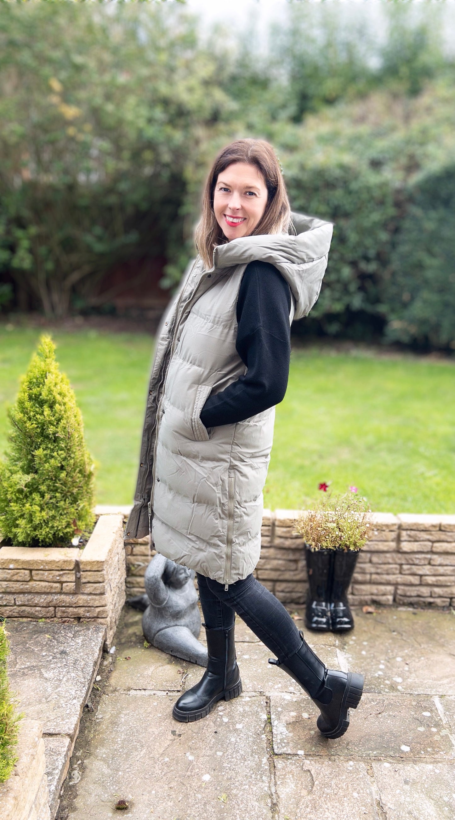 Longline puffer gilet (size 18-22)